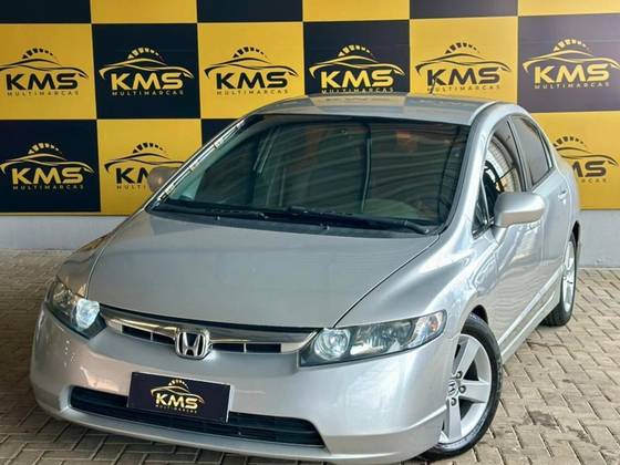 HONDA CIVIC 1.8 LXS 16V FLEX 4P AUTOMÁTICO HONDA CIVIC 1.8 LXS 16V FLEX 4P AUTOMÁTICO